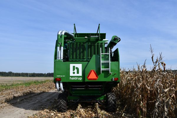 250210_CTS-95_imFeld_Heck